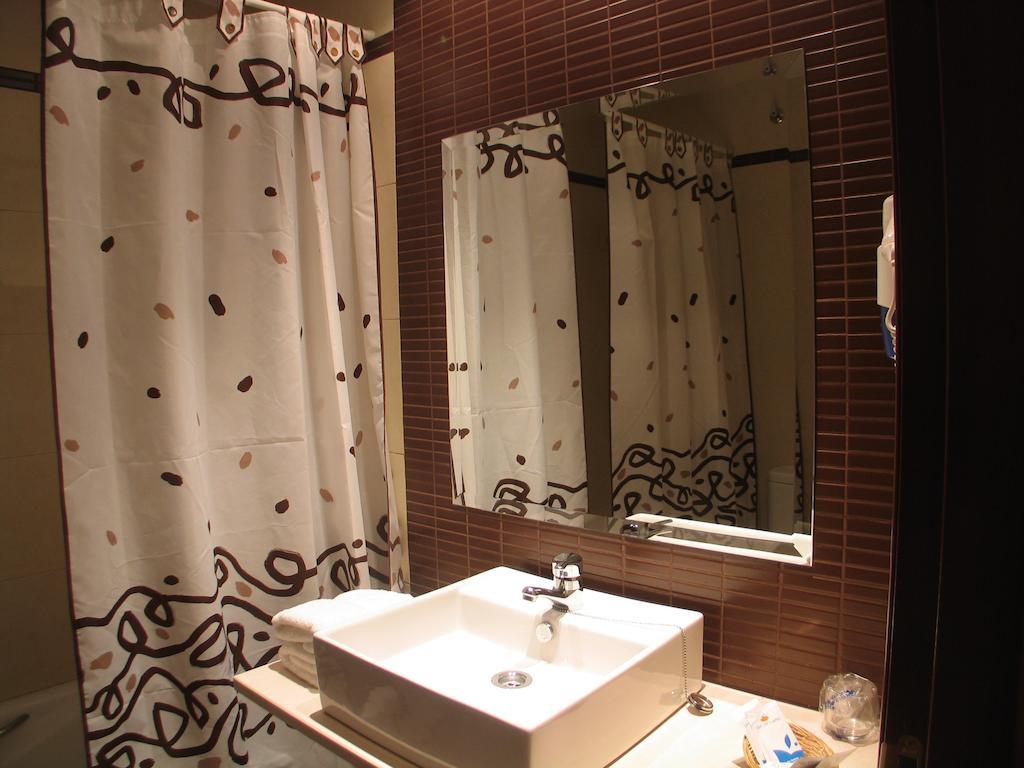 Hotel San Cristobal Coria Rum bild