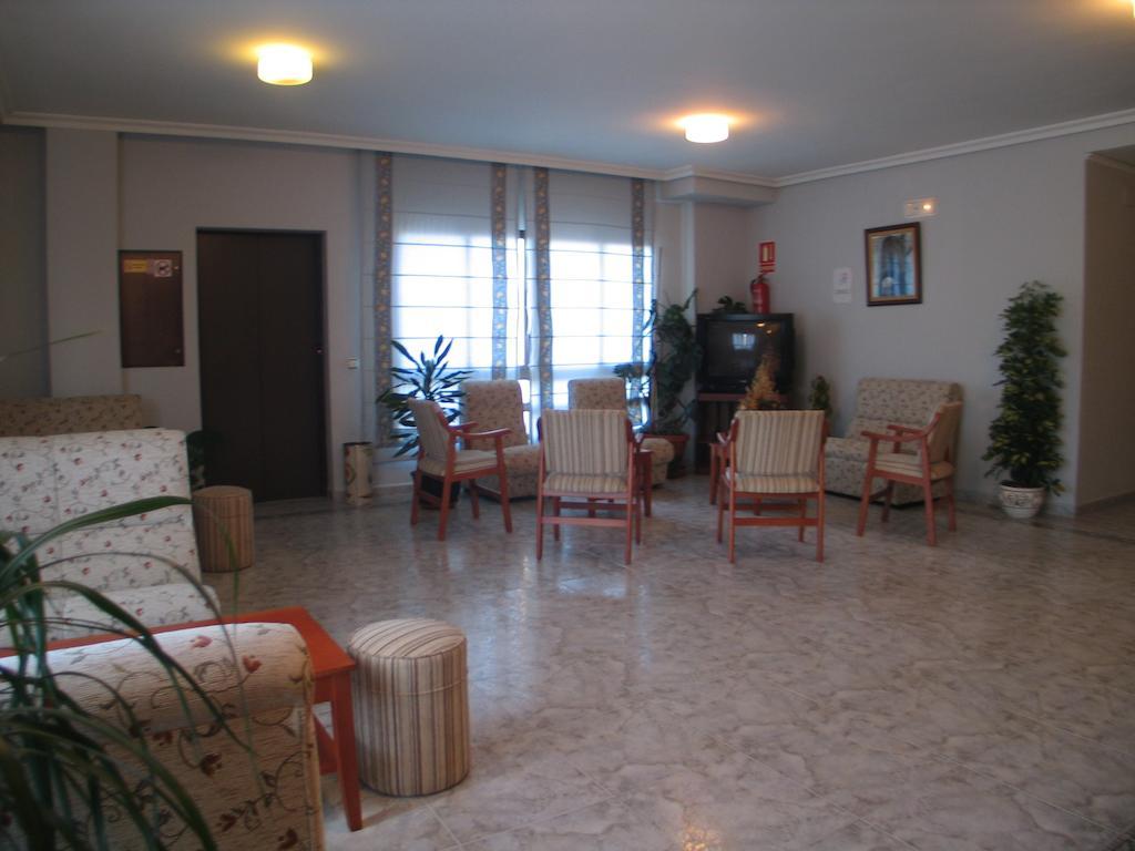 Hotel San Cristobal Coria Exteriör bild