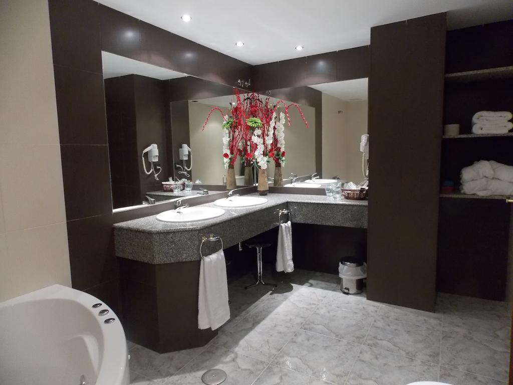 Hotel San Cristobal Coria Rum bild